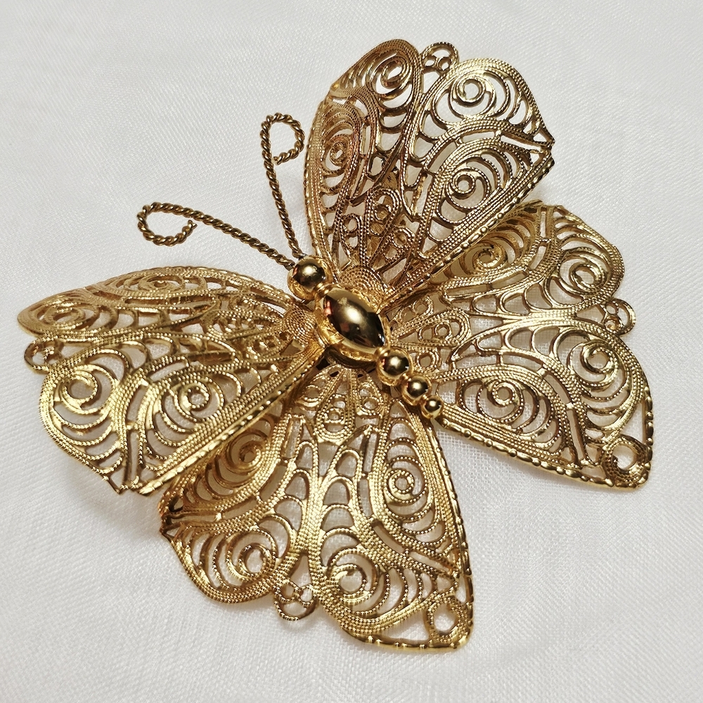 VTG Monet Butterfly Moth Goldtone Mesh Style 2.5" Brooch Pin - Picture 8 of 12